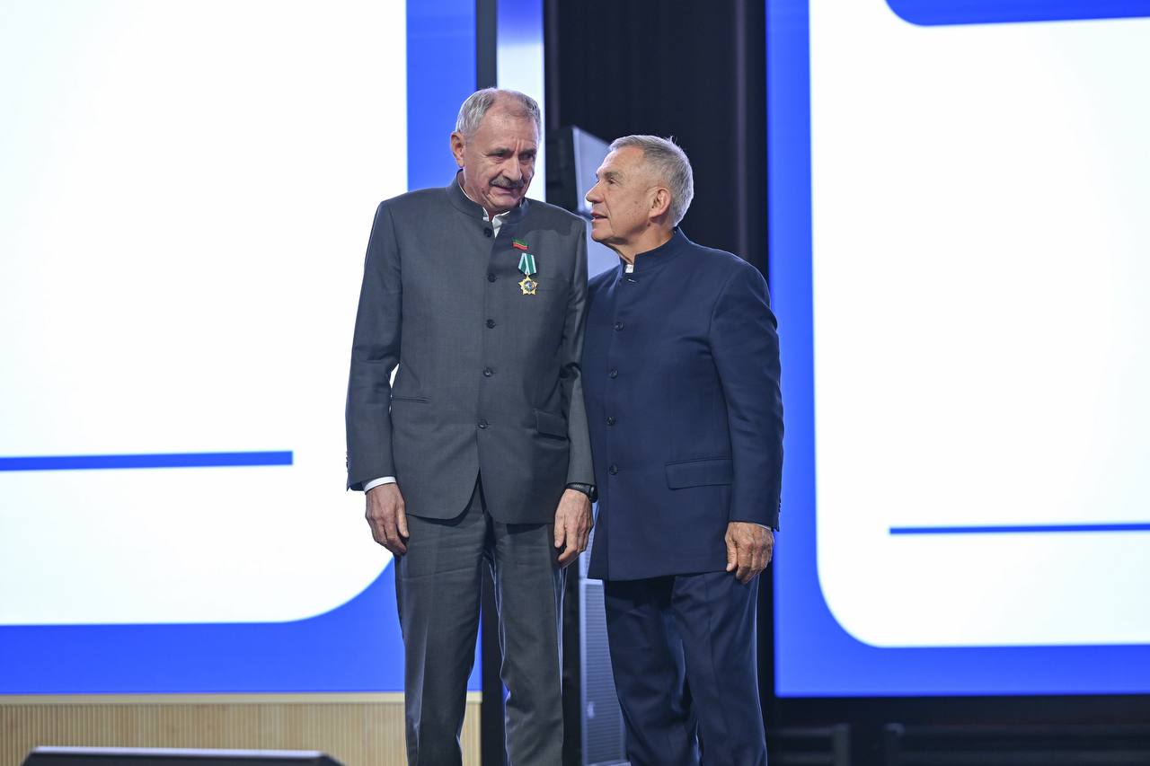 В рамках итоговой коллегии Министерства транспорта и дорожного хозяйства РТ состоялась церемония вручения государственных наград